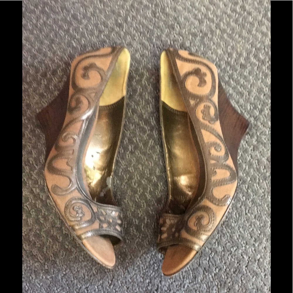 ♥️$8 FINAL PRICE♥️ Circa Joan & David brown filigree shoes peep toe 7.5